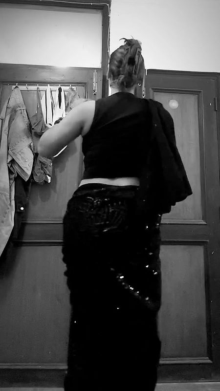 assam chubby lady deep navel in black saree 22