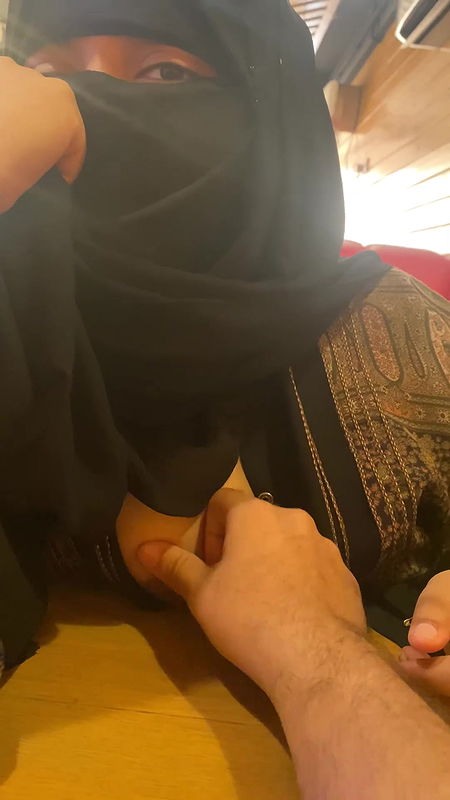 Karachi Girlfriend Showing Nude Boob Pressing By Lover Swallowing Cum In Resturant 25