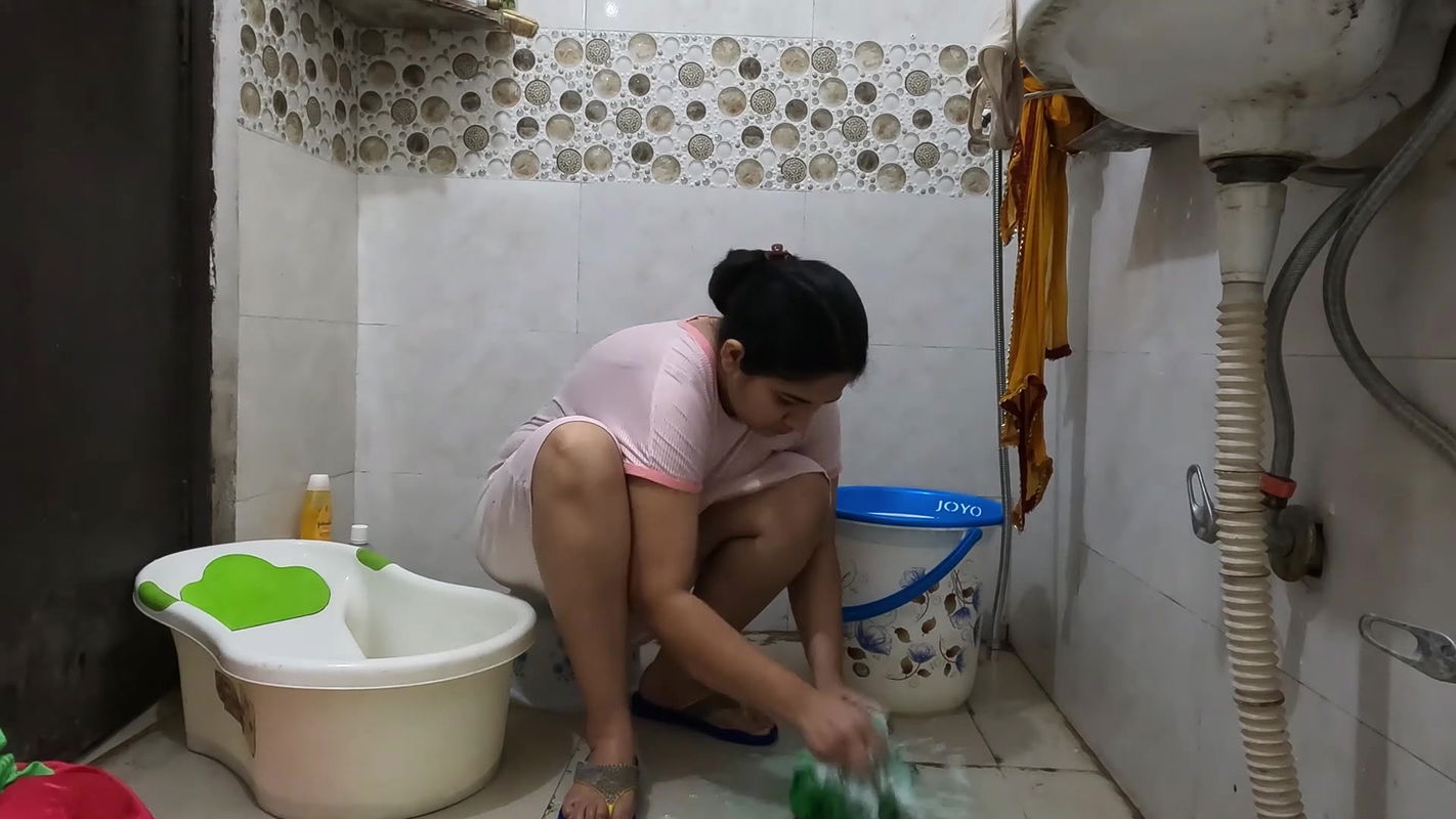 Punajbi_Fleshy_Beautiful_lady_Big_Boobs__Thighs_and_Panty__ass_Show_in_Pink_Dress1