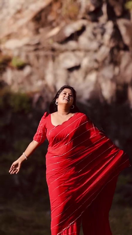 anisha sexy navel in red saree 22