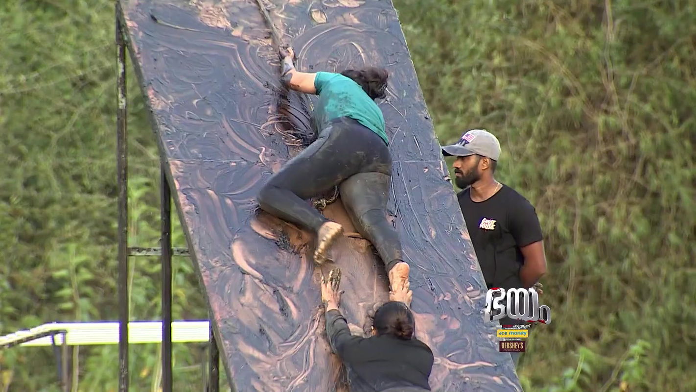 Ankhitha Vinod Sexy Cleavage ,Big Ass in wet tshirt 22