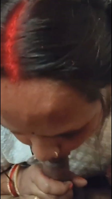 Horny bhabhi showing big ass and blowjob like pro 22