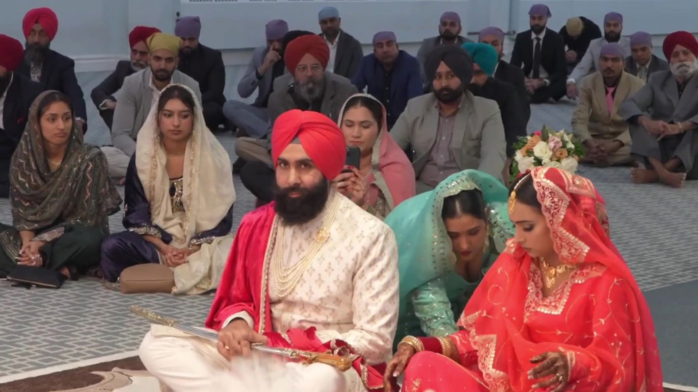 Punjabi Lady Sexy Cleavage in sky blue dress 22