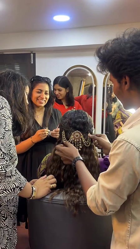 VJ Diya saree draping awesome video 22