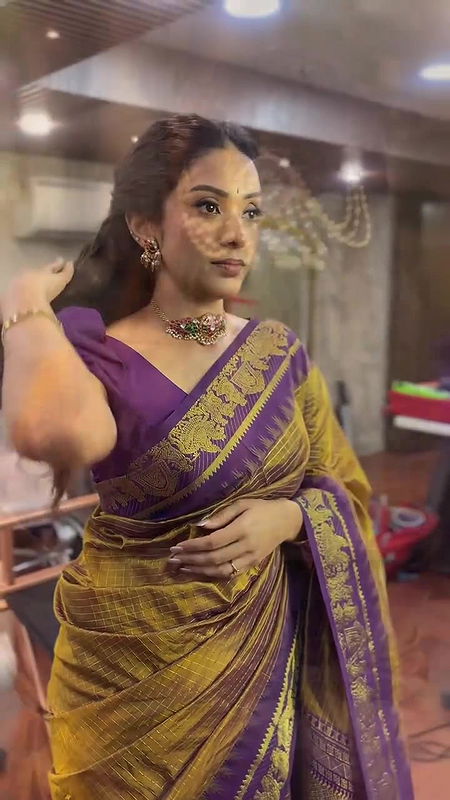 VJ Diya saree draping awesome video 22