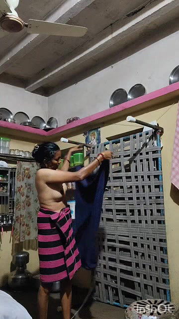 Secretly Capture After Bath Mom Wearing Clothes 22