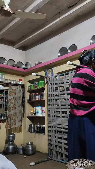 Secretly Capture After Bath Mom Wearing Clothes 22