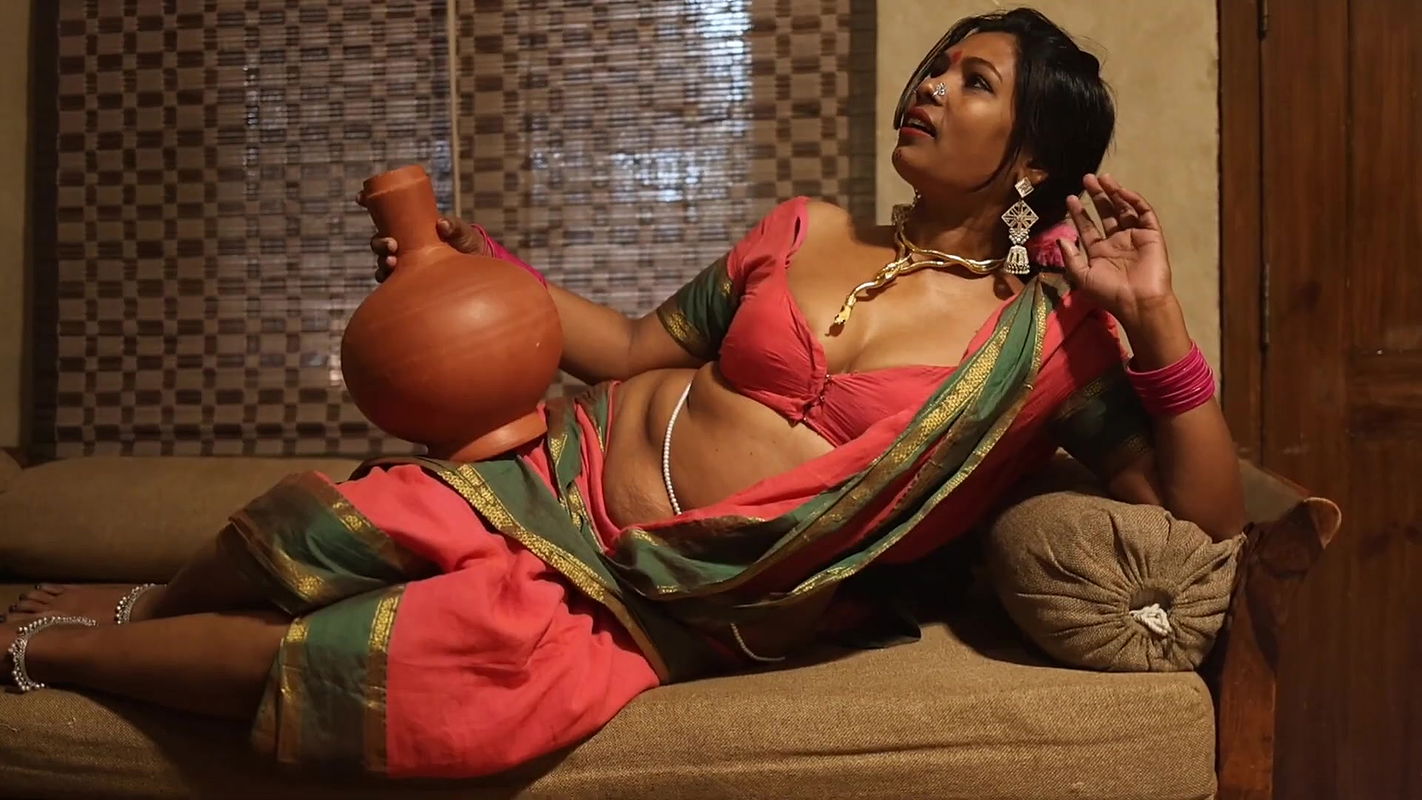 Horny pinki tiwari hot cleavage and navel show photoshoot 22