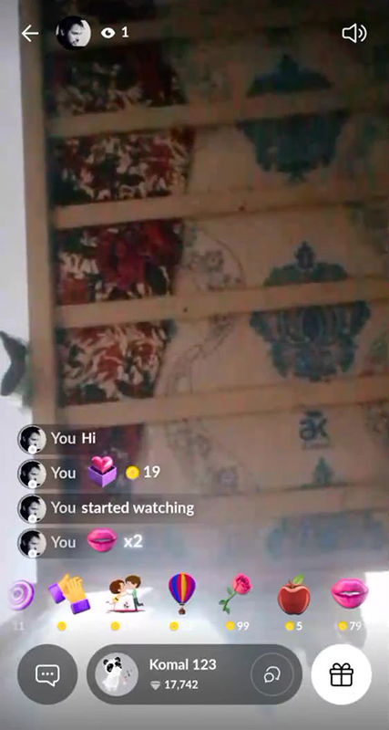 Horny Mature MILF Komal123 Live Show Masturbating Tango Live 22