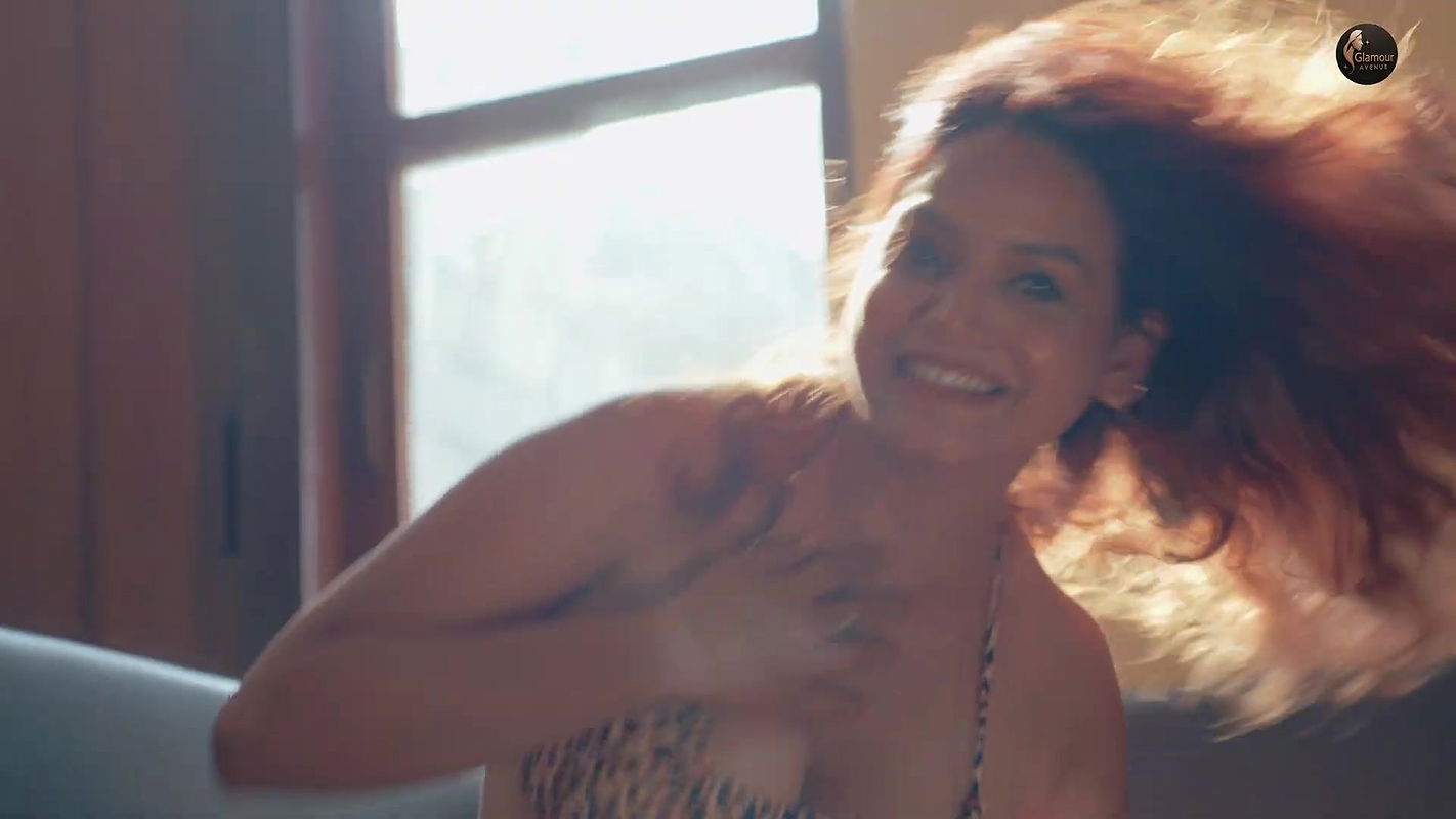 Glamour_Avenue__Shrihin_Nari__Priyanka_Biswas_Bikini_Song_Members