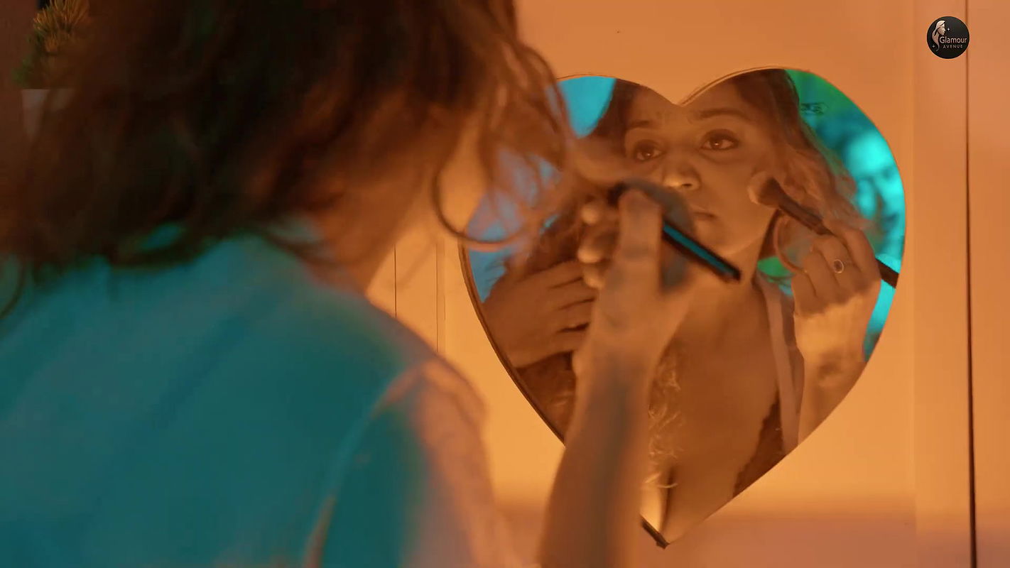 Glamour_Avenue__Shrihin_Nari__Priyanka_Biswas_Bikini_Song_Members