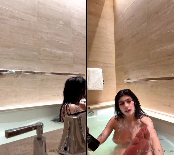 Mia Khalifa onlyfans bathtub live 23