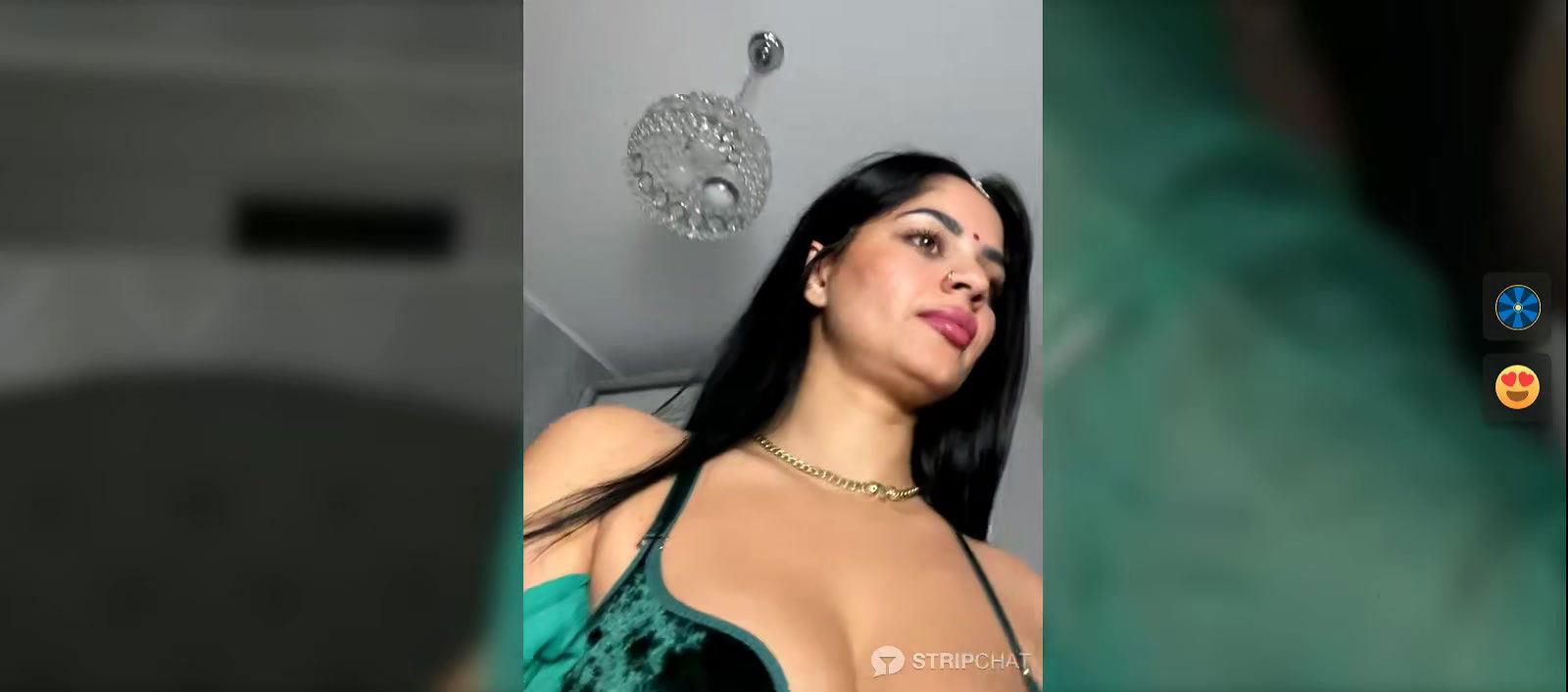 Beautiful Babe in Saree looking stunning 22