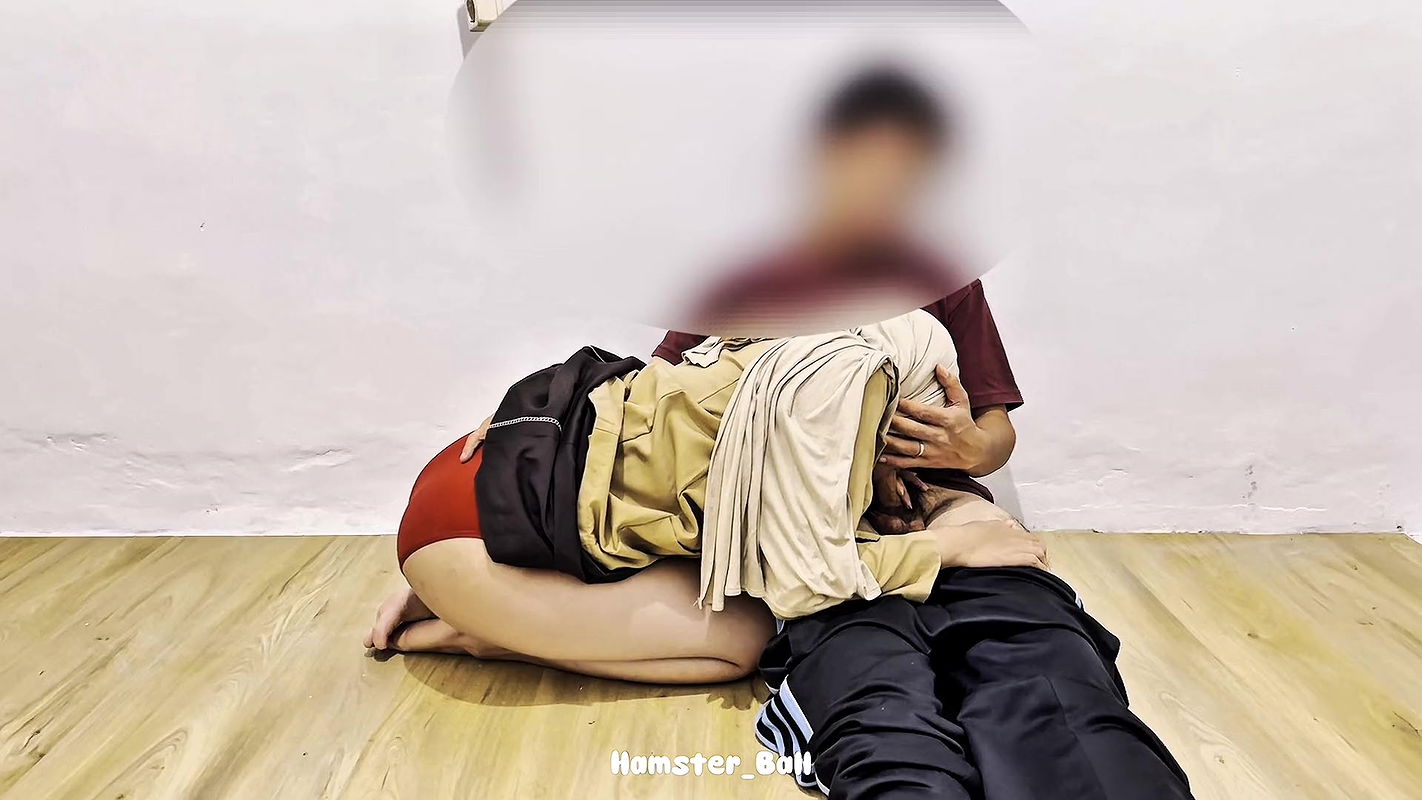 18 Years Virgin Girl Fucked with Boy