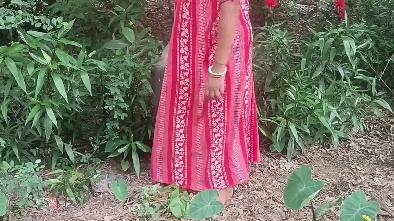 Amazing Sexy Outdoor Romantic Hot Pee Nomita Bhabhi