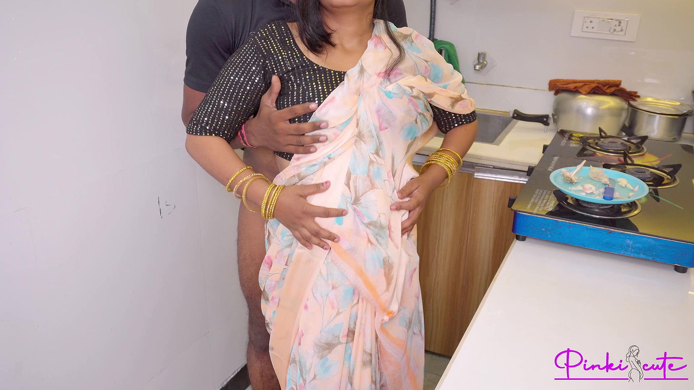 Anal Try – Indian Wife Pinki Try First Time Anal in Sexy Saree to Make Her Husband Happy