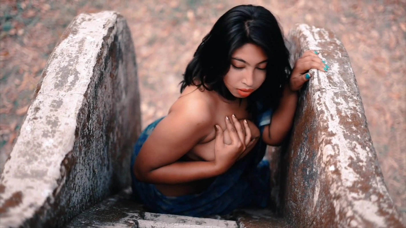 NEELAM saree big boobs no blouse
