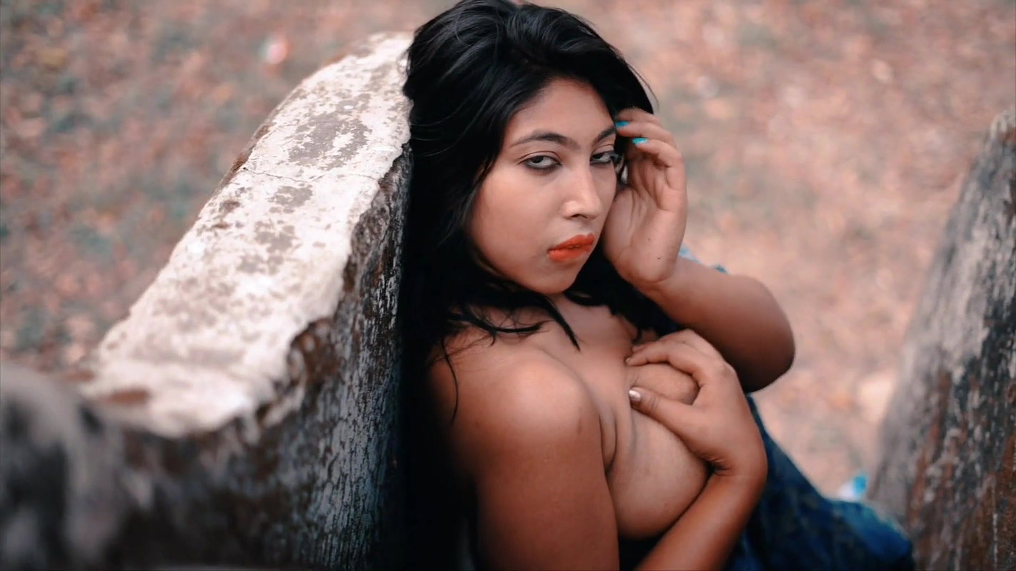 NEELAM saree big boobs no blouse