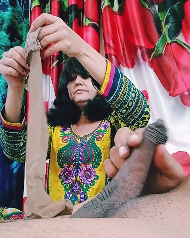 BBC Boy Is Seducing Her Stepsister!