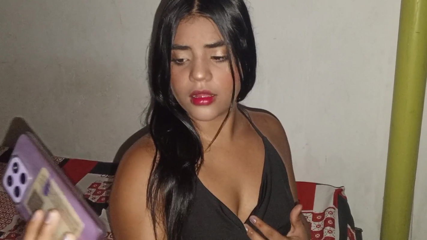 Beautiful Brunette From Colombia Sends Photos of Her Vagina to Her Boyfriend and He Comes to Fuck Her