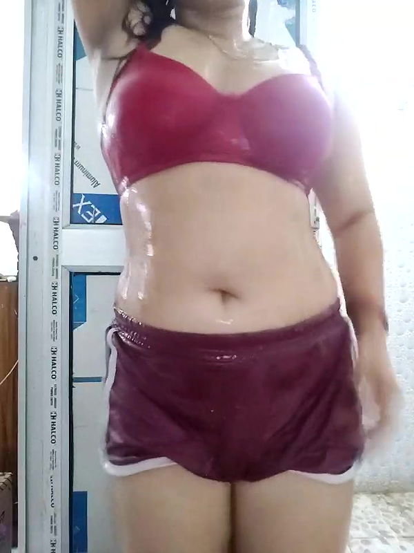 Beautiful Nisi Bhabhi Sex! with Clear Hindi Audio