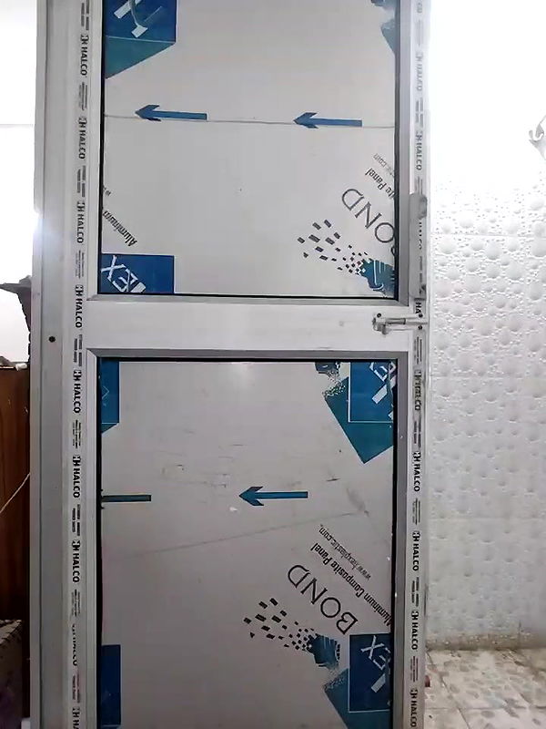 Beautiful Nisi Bhabhi Sex! with Clear Hindi Audio