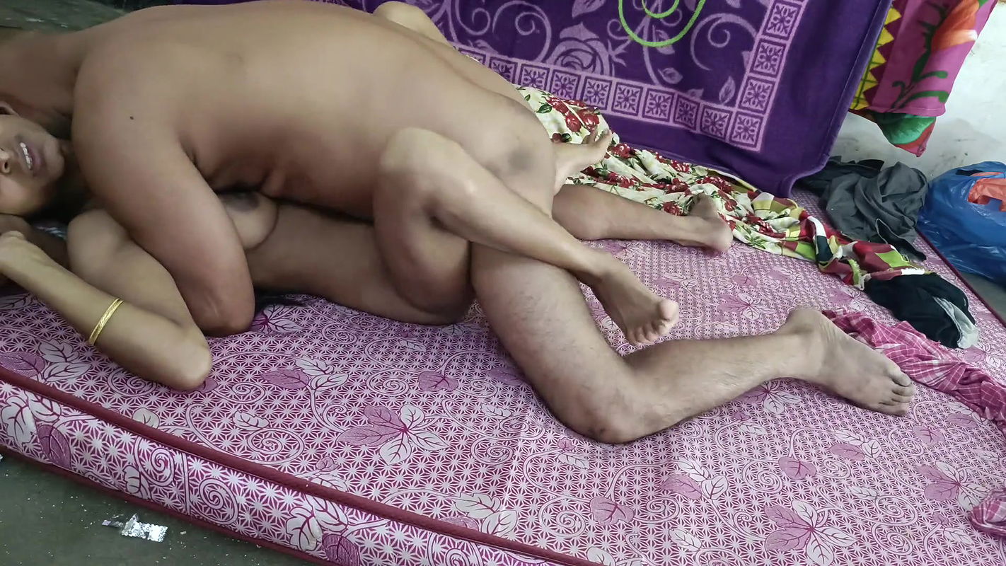 Beautiful Village Housewife Fucking in Home at 2025