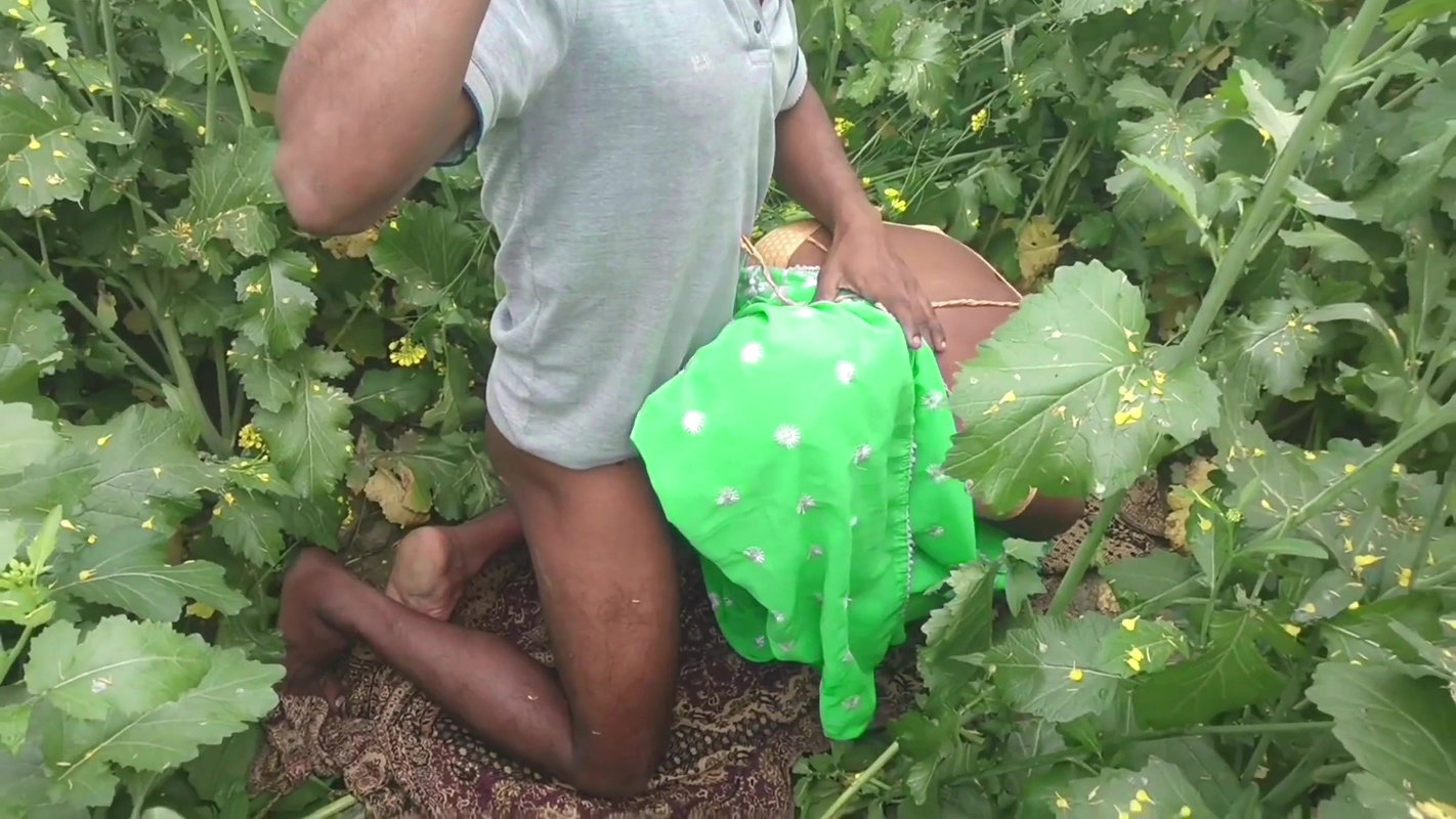 Bengali Couple Having Sex in the Jungle, Sex Video Goes Viral.