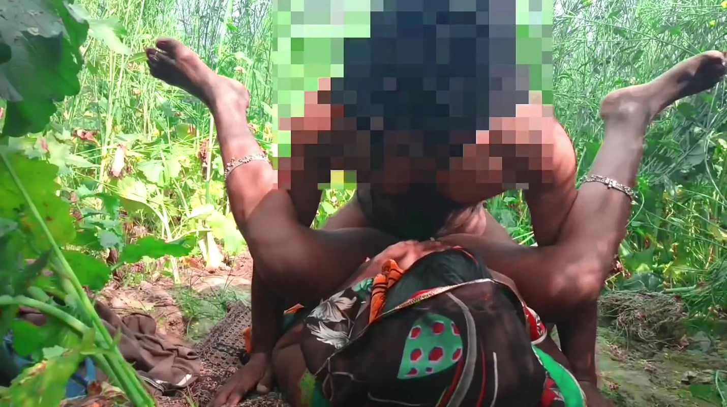 Bengali Landlord Fucked His Mistress Hard in His Field. Stepbrother in Law Had Sex with His Awake Stepsister in Law in the Jungle