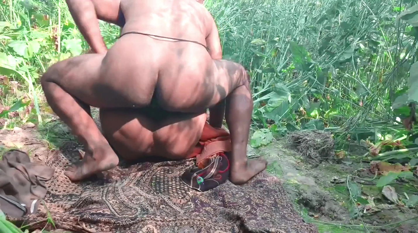 Bengali Landlord Fucked His Mistress Hard in His Field. Stepbrother in Law Had Sex with His Awake Stepsister in Law in the Jungle