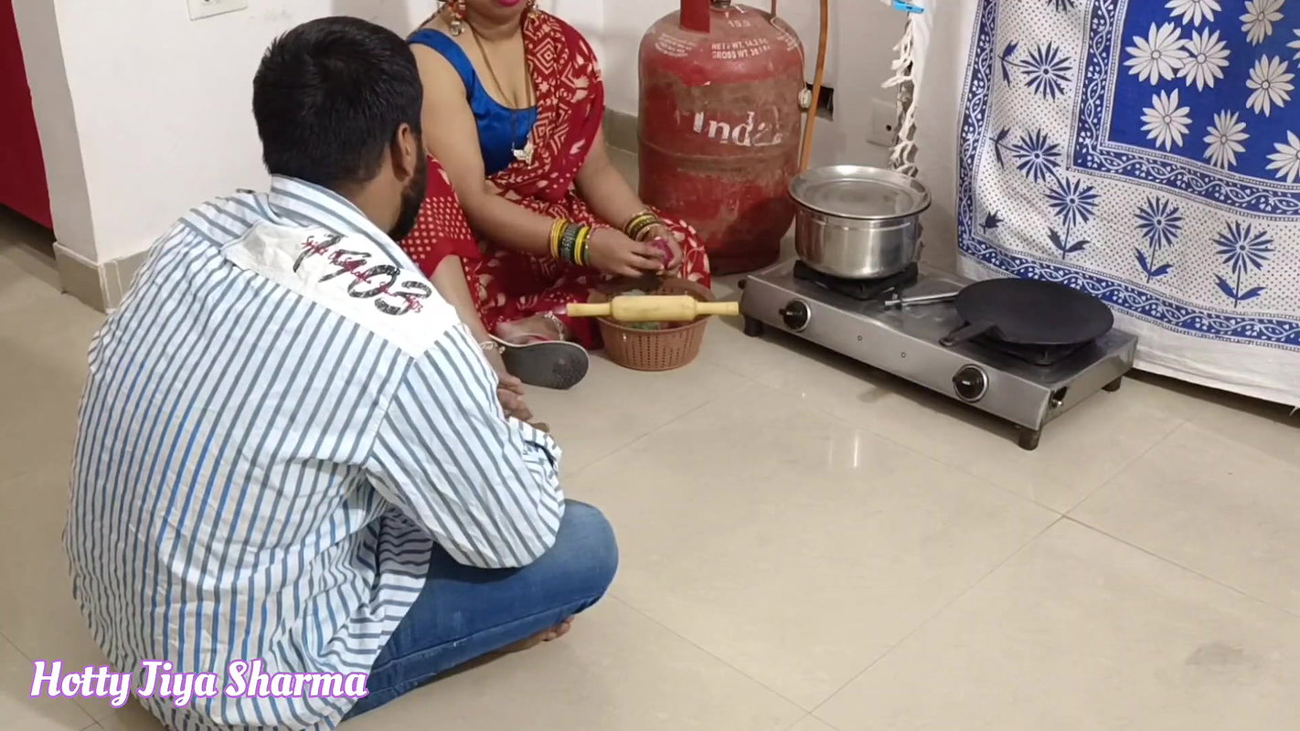 Bhojpuri Bhabhi Fucked Hard by Her Stepfather in Law in Front of Her Dever