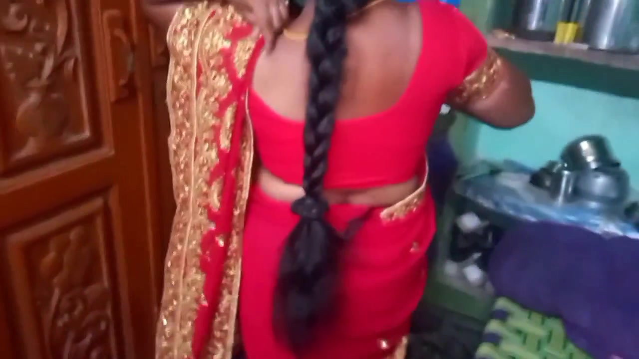Desi Beauty Housewife Sary Changing in Home