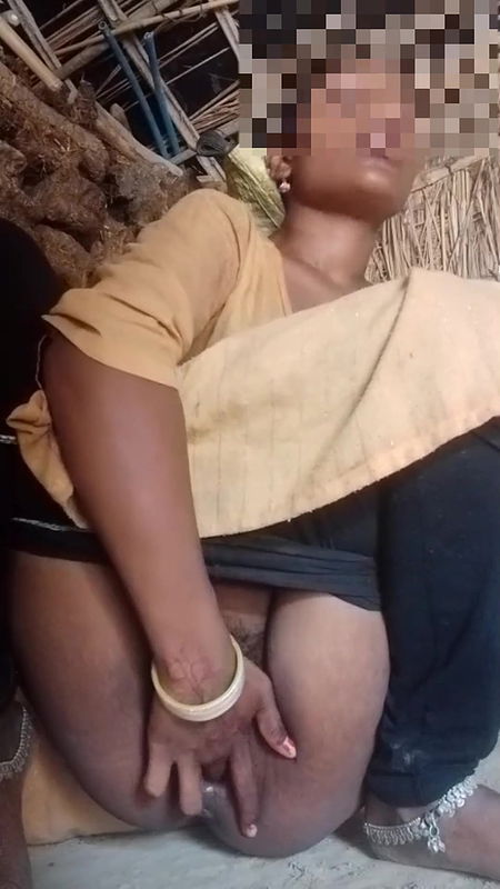 Desi Bhabhi put bamboo in her pussy and water came out of her pussy