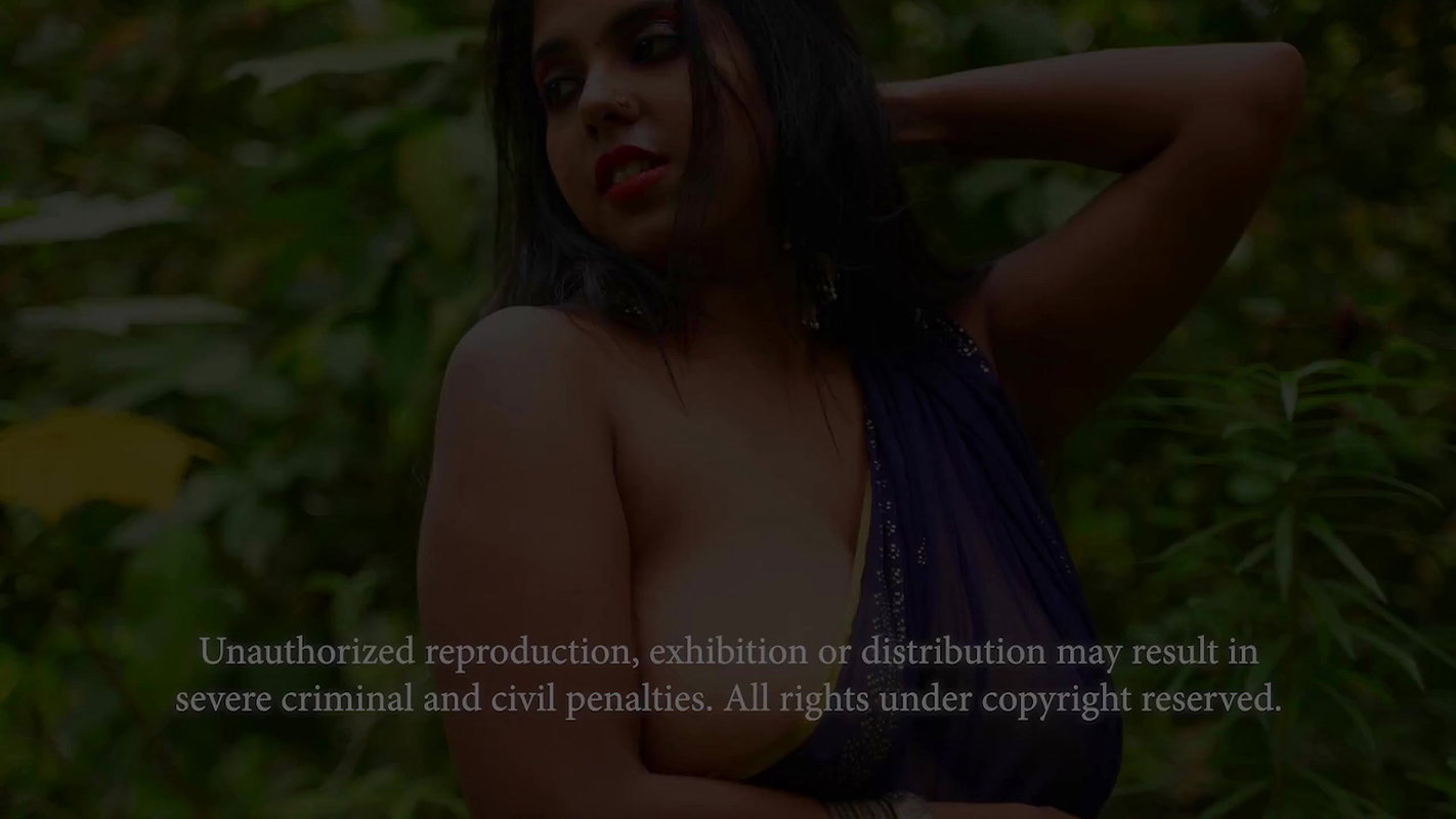 Roohi Naari Magazine no blouse no bra saree shoot