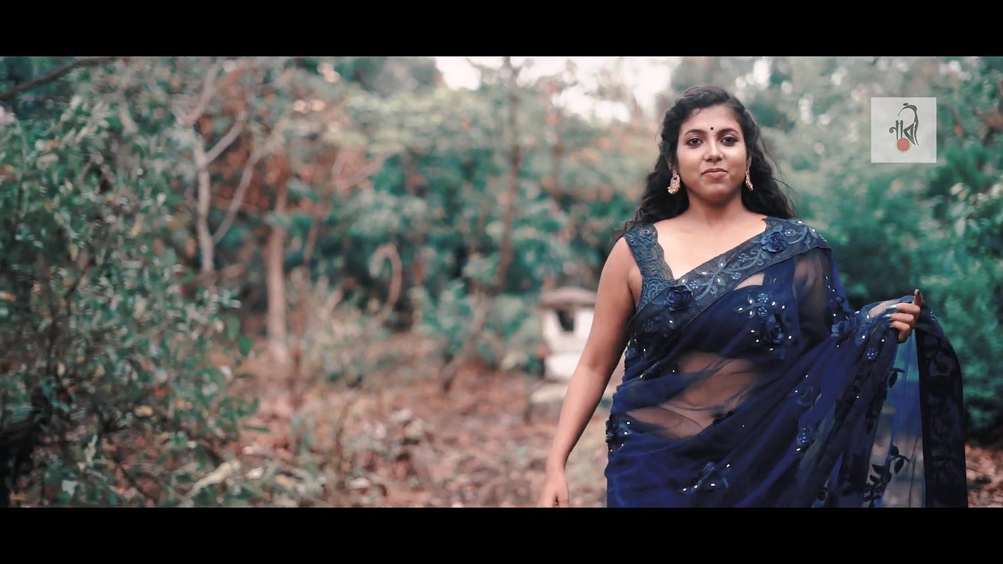 Roohi Roy deep navel saree Naari