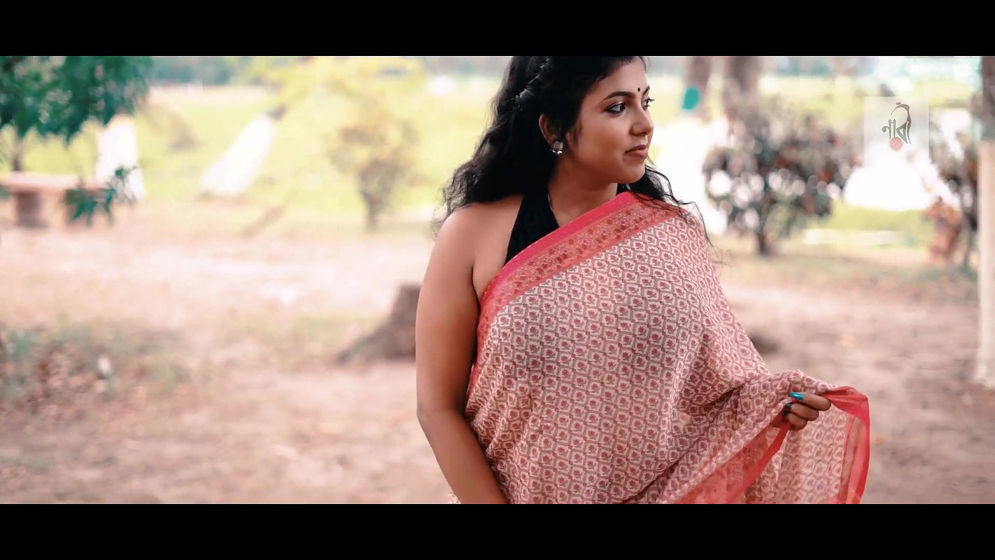 Roohi Super Bouncing boobs Simple Walking  NAARI