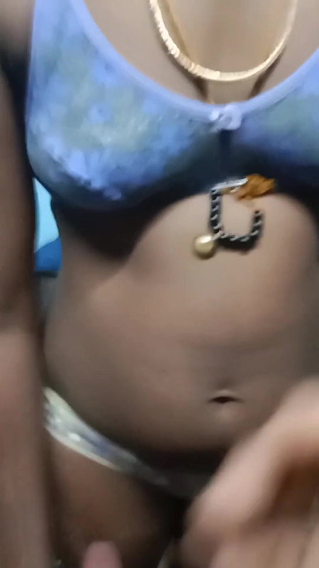 I Seduced Bank Guy in Bra-panties for Emi – Tamil Handjob & Nipple Play! Indianhotwifex