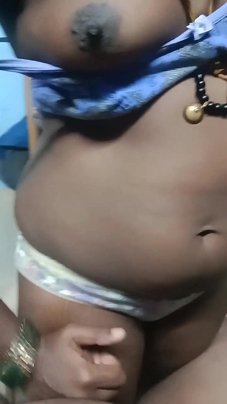 I Seduced Bank Guy in Bra-panties for Emi – Tamil Handjob & Nipple Play! Indianhotwifex