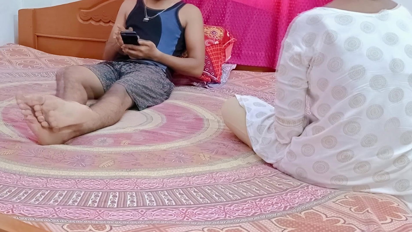 My Beautiful Desi Bhabhi Was Alone at Home