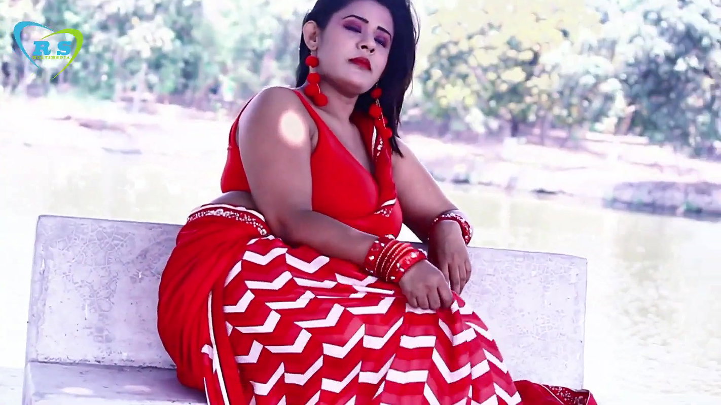 saree expression  NAARI Feat Sufiya Sathi Saree navel hot saree lover blouse Look  Full HD  2021_1080p