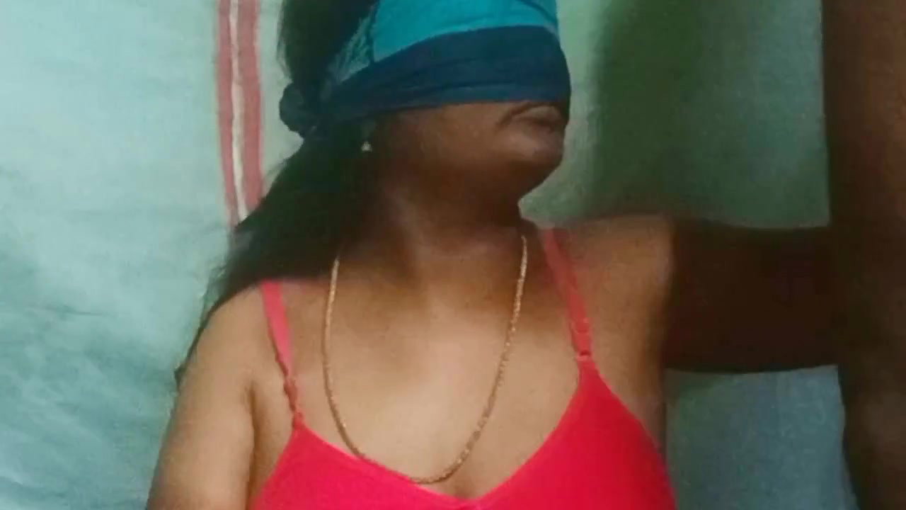 Tamil Hot Aunty Seduced by the Young Man