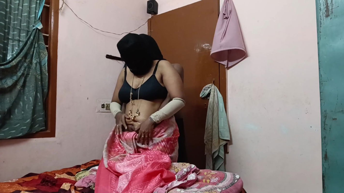 Tamil Husband and Wife Hot Missionary Sex on Bed