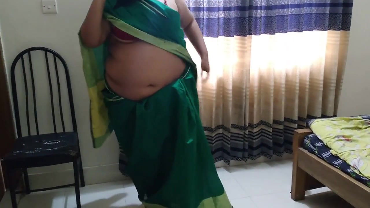 Tamil Mosi Rough Fucked by Neighbor When She Was Dirty Talk with Her Ex-boyfriend