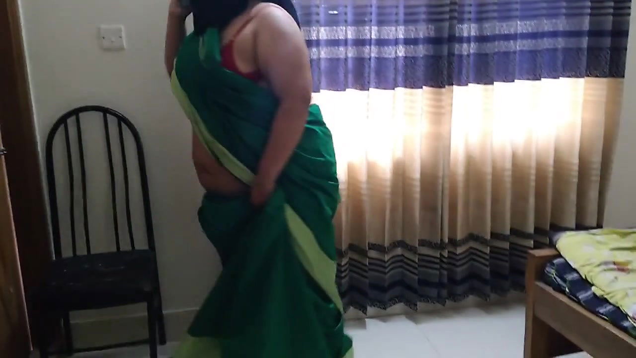 Tamil Mosi Rough Fucked by Neighbor When She Was Dirty Talk with Her Ex-boyfriend