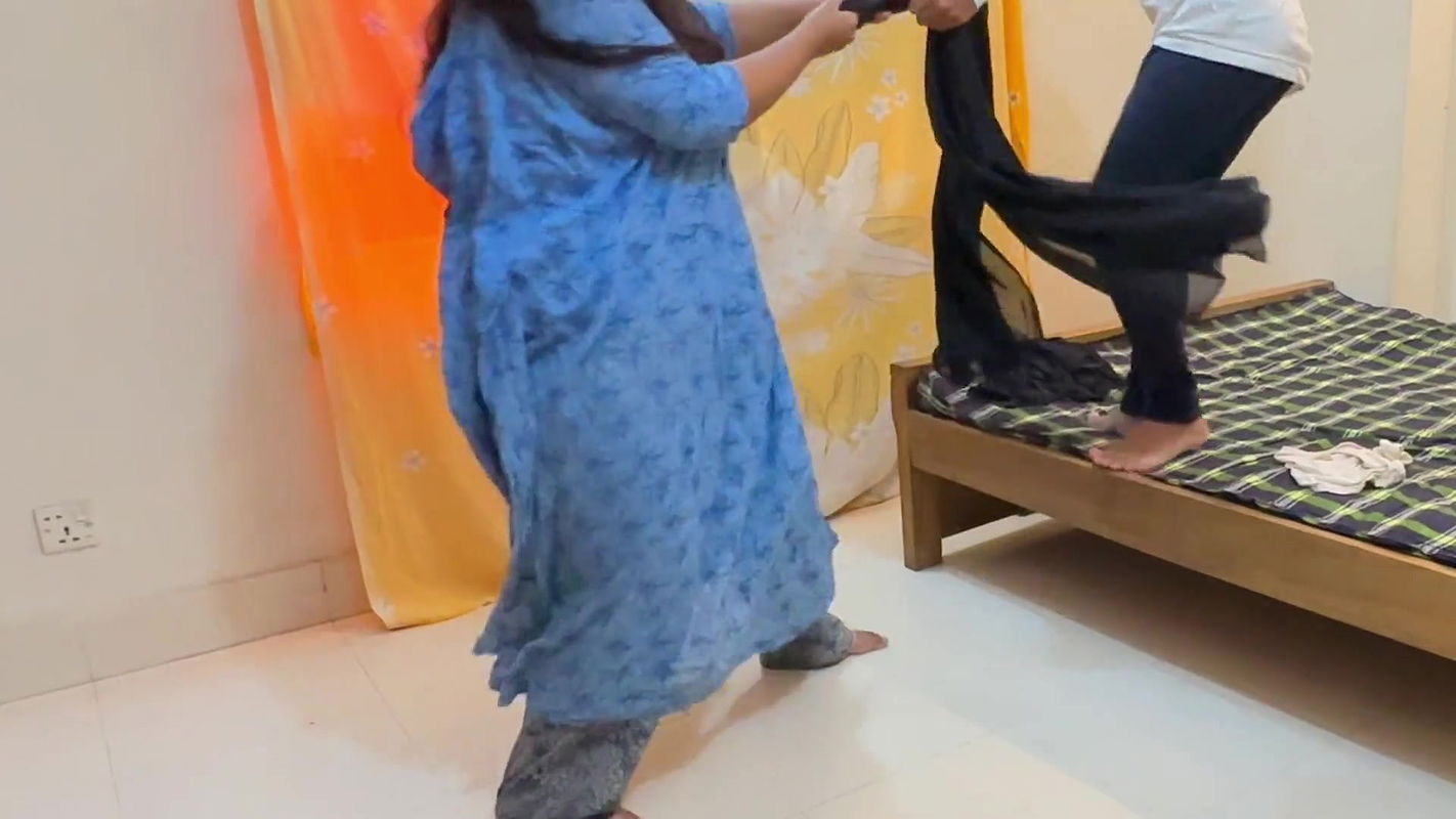 Thief Enters Aunty’s Room & Try to Tie Her but She Caught Him & Tied up, Then Fuck Him & She Gets Rough Anal Fuck From Thief