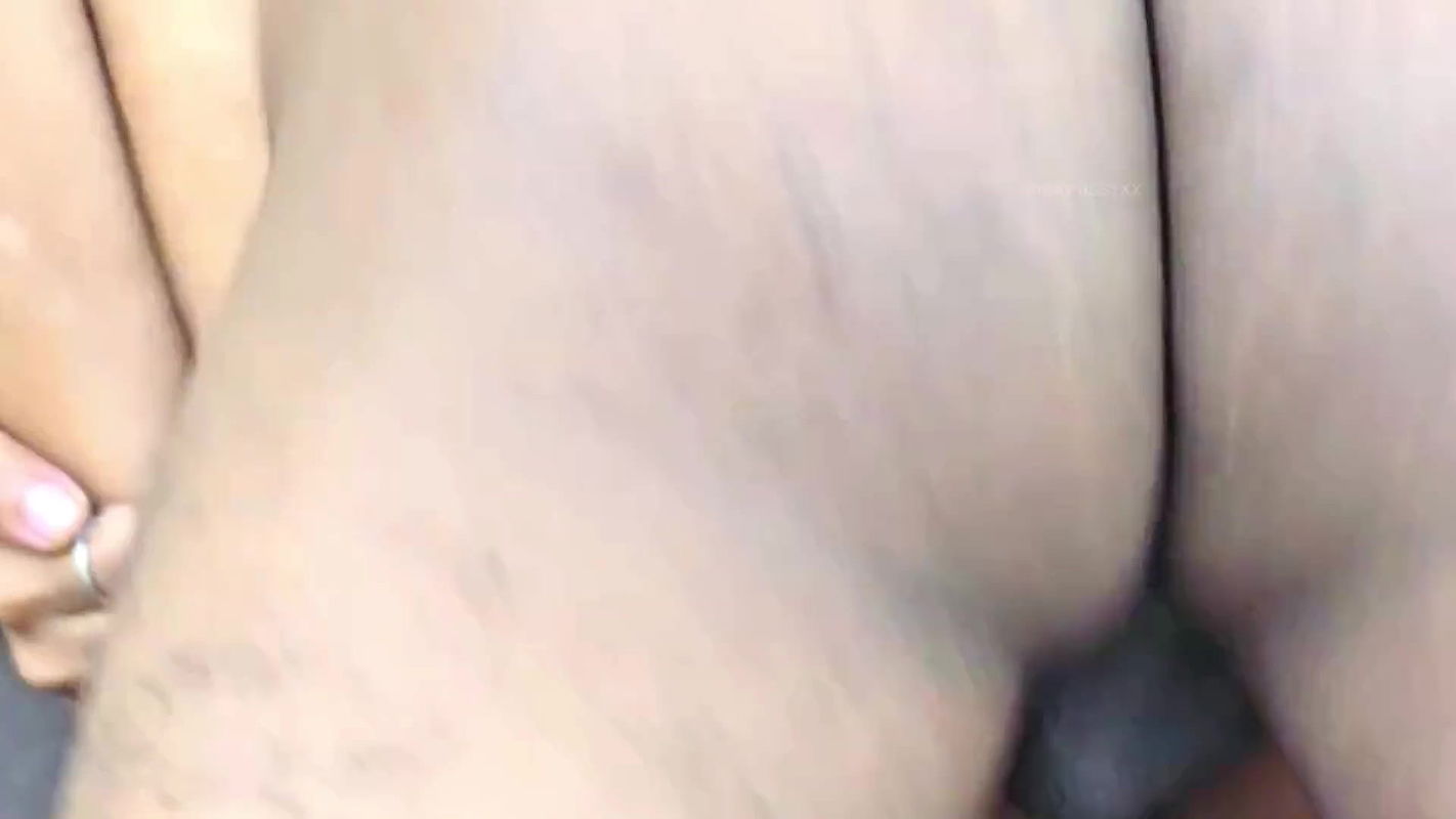 Desi Bhabhi Romances with Her Naughty Devar in the Sexy Night