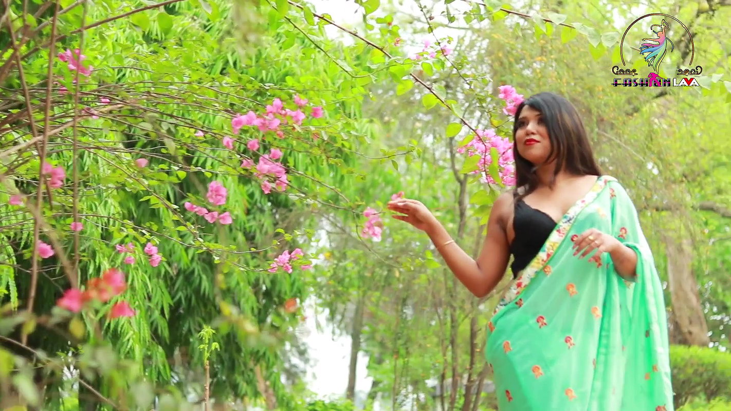 Saree Sundari  NAARI Feat Seneha Sen Fashionlaa