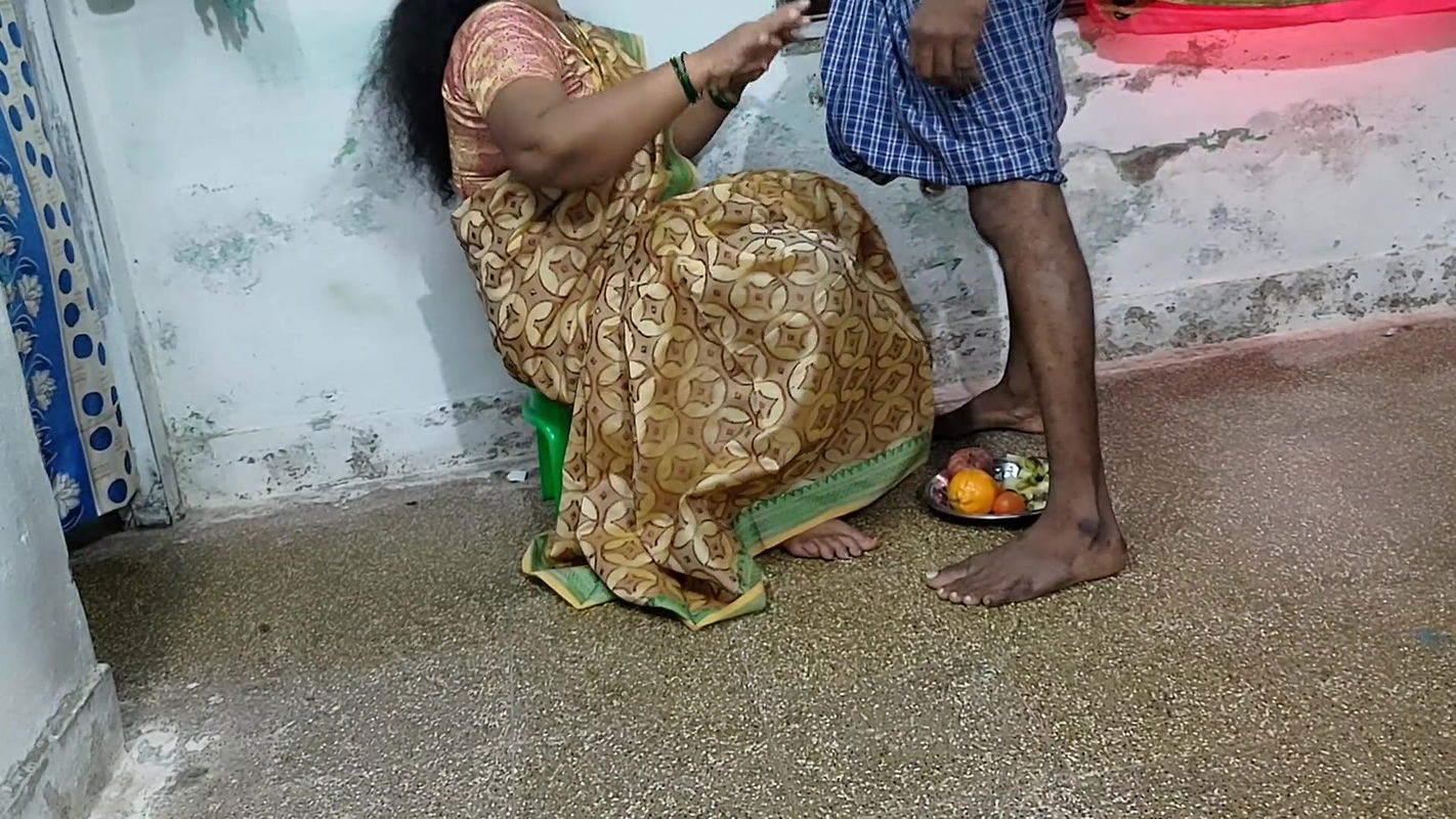 I Had Sex with My Indian Aunt While She Was Eating Fruits in the Evening.