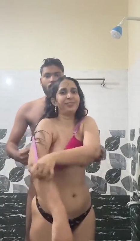 Part 2. Desi Girl Romance with Her Boyfriend in Bathroom