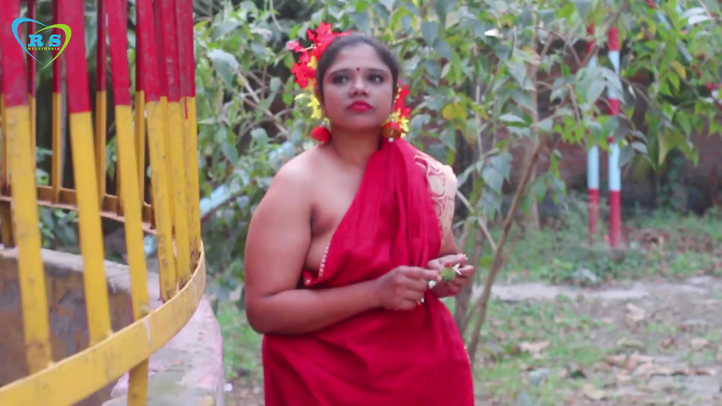 SareeloverNAARI Feat Piya
